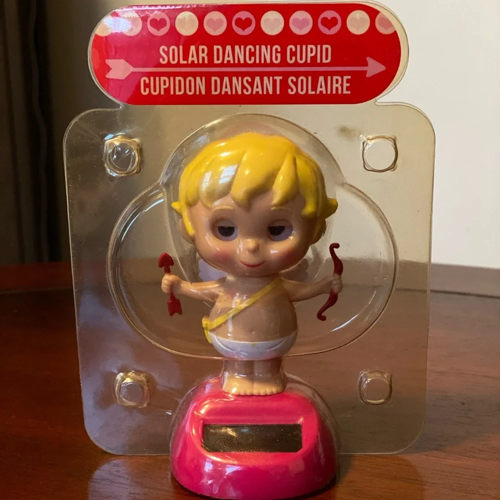Solar Dancing Cupid 💘 NWT
